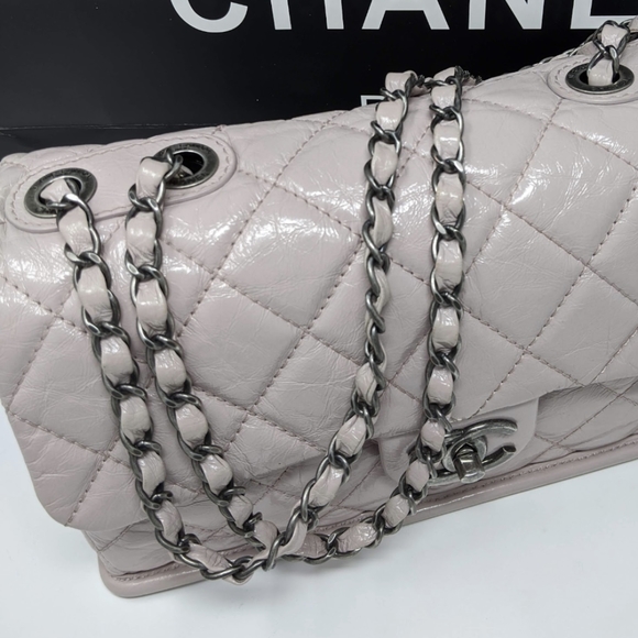 🦄🎉CHANEL Pink Bag Glazed Leather Flap Bag! Super Rare Color! Limited Edition - Picture 13 of 16